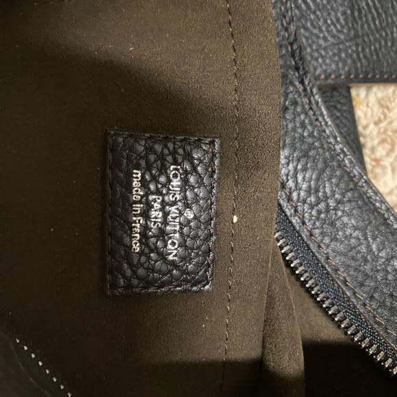Pre-loved, black perforated LV hobo in excellent condition. - Picture 3 of 5